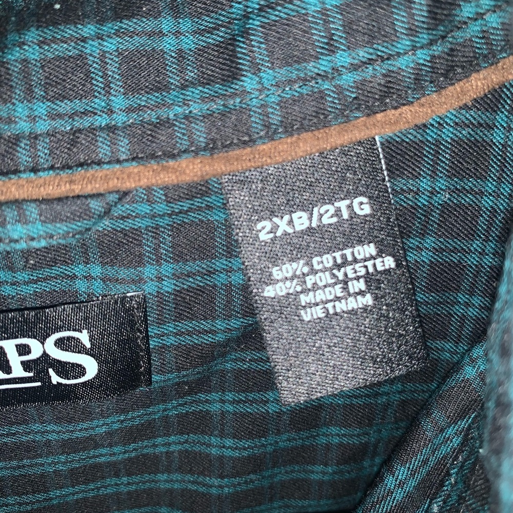Button down - Picture 2 of 2